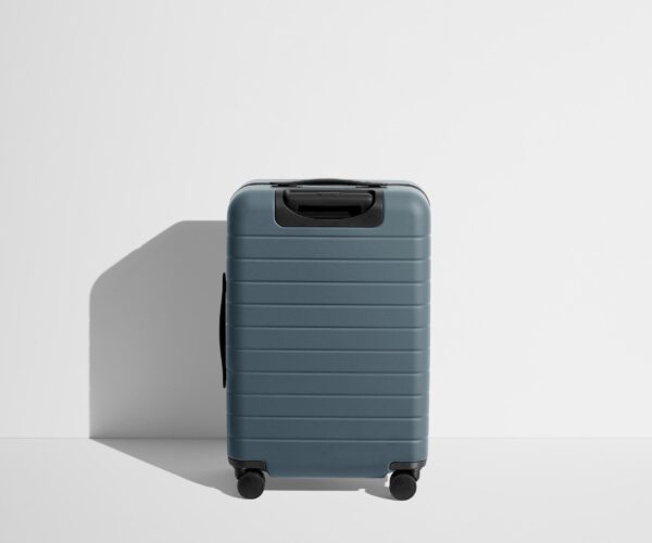 88e3d0b0-3399-411a-90ab-5bfcff3b7786.jpg The Bigger Carry-On in Coast Blue