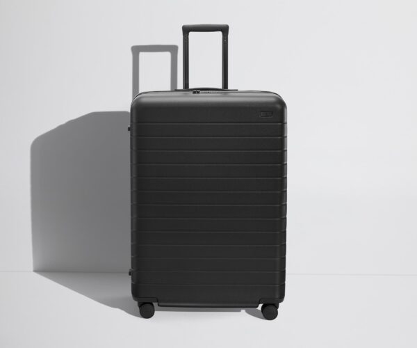9b7a82ab-5694-4157-9448-039e804efa85_24664ccc-df49-4162-b78d-d05218c487a0.jpg The Large Flex in Jet Black