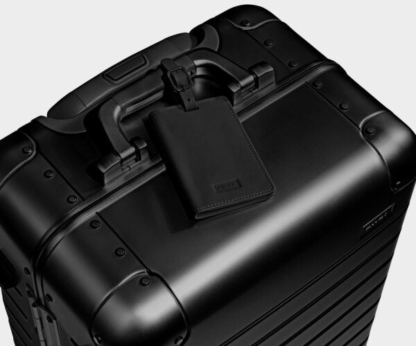 The Large: Aluminum Edition in Onyx Black