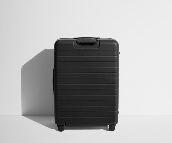 PDP_PC_Matte_Black_Large_03_88abada4-7552-4c54-9e89-fe3c3d1f881f.jpg The Large Flex in Jet Black