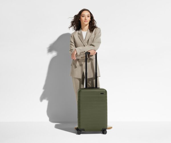 PDP_PC_Matte_Talent_Olive_BCO_01.jpg The Bigger Carry-On in Coast Blue